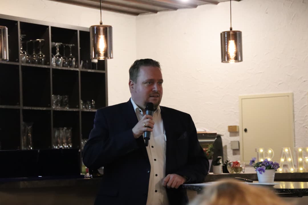 Martin Bayer übder die finanzielle Lage