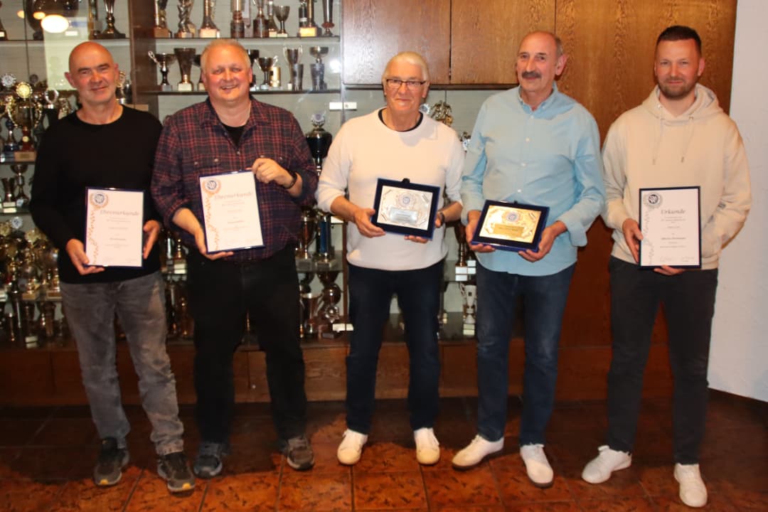 Geehrte Vereinsmitglieder (v.l.n.r): Rainer Burkhardt, Berthold Tögel, Albrecht Birgel, Hans-Ulrich Wezel und Benjamin Link